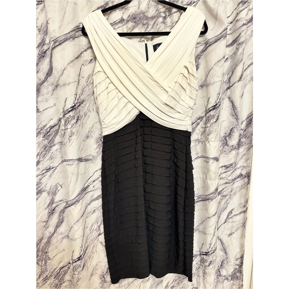 Scarlett Nite Two-Tone Pleated V-Neck Midi Dress — White and Black